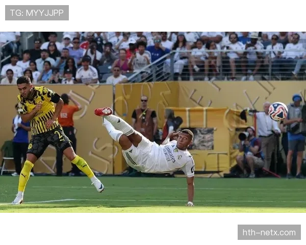 姆巴佩荣膺欧足联最佳阵容，新星引领欧洲足坛热潮