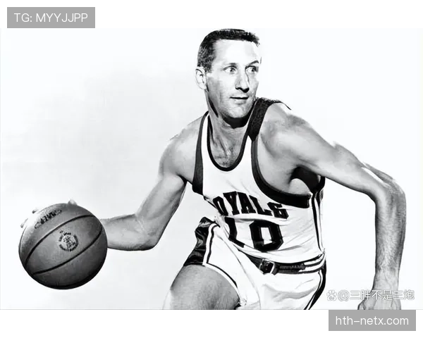 奥斯卡·罗伯特森无球跑动串联全队，改变进攻节奏主导比赛