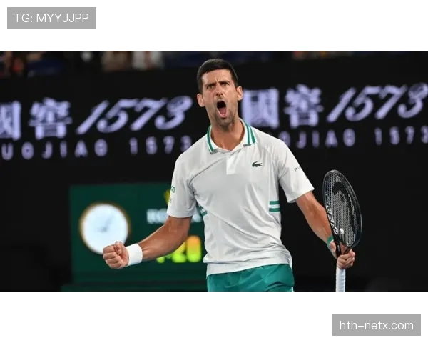 徐嘉余训练完偷偷吃炸鸡被拍，这自律人设崩得也太真实了